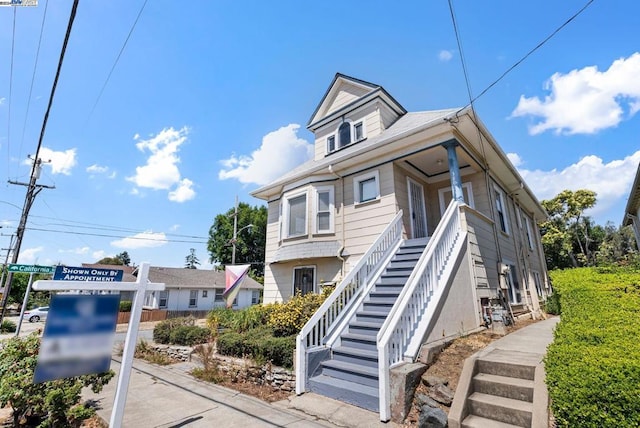 view of front of house