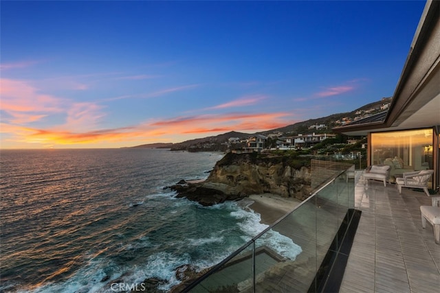 water view featuring a mountain view