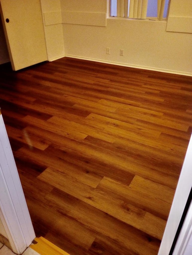 details featuring hardwood / wood-style flooring