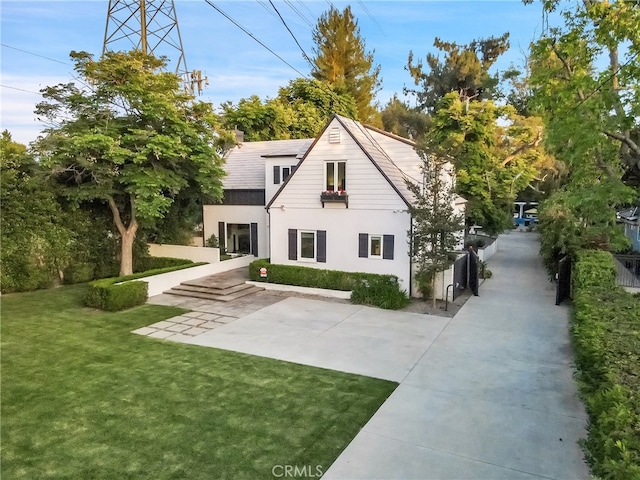 view of front of home with a front yard