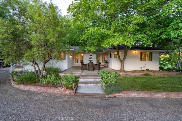 view of front of property with stucco siding