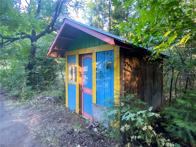 view of outbuilding