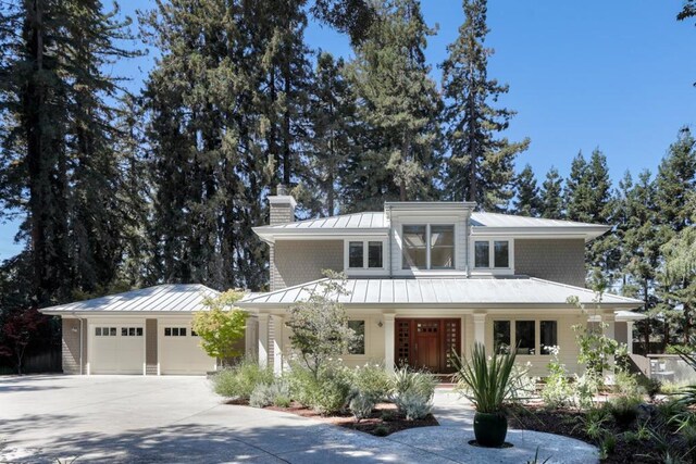 view of front of property featuring a garage