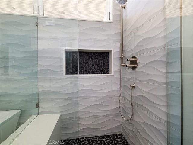 3100 Tennyson Pl, Hermosa Beach, CA 90254 - bathroom featuring a walk in shower