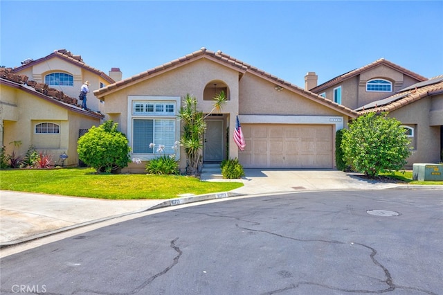 view of front of home featuring a front lawn