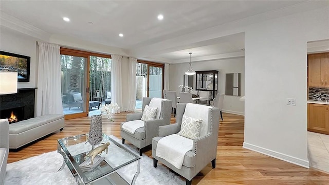 411 N Oakhurst Dr Unit 102, Beverly Hills, CA 90210 - photo 2