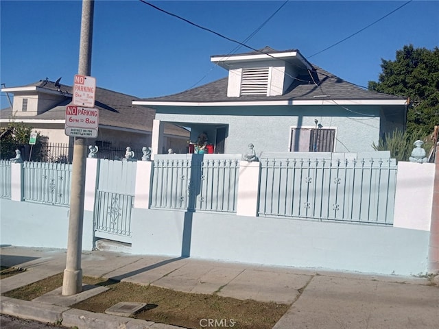 view of front of property