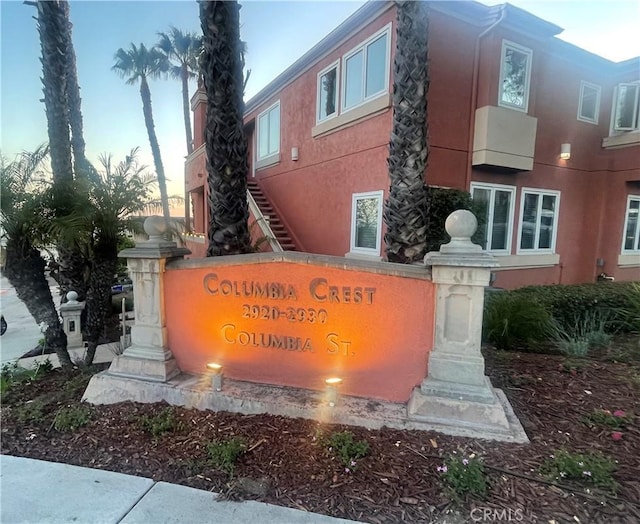 view of community / neighborhood sign