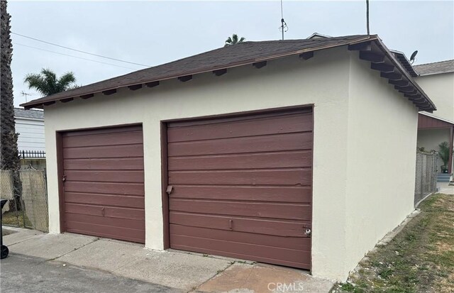 2016 W 103rd St, Los Angeles, CA 90047 - view of detached garage