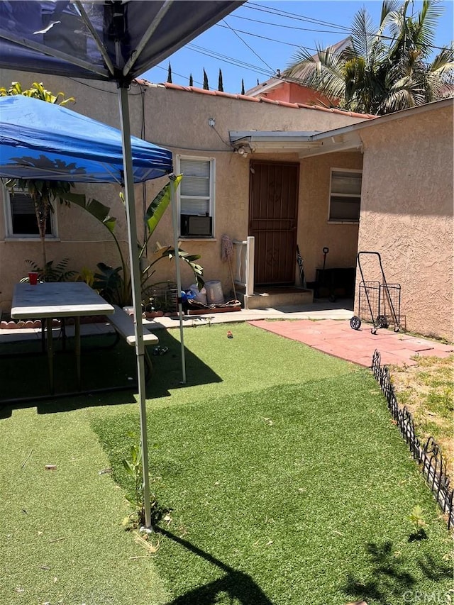 view of yard with a patio