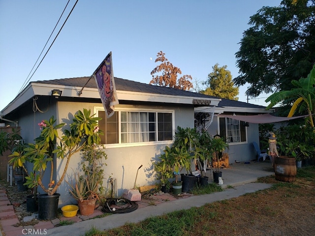 view of front of house featuring a patio area