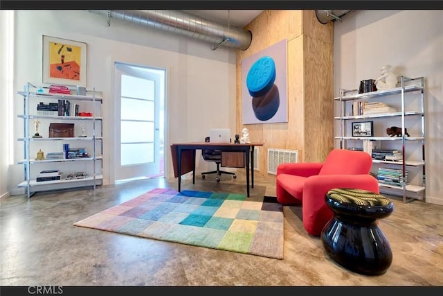 66028 Sonora Rd, Joshua Tree, CA 92252 - sitting room featuring finished concrete floors and baseboards