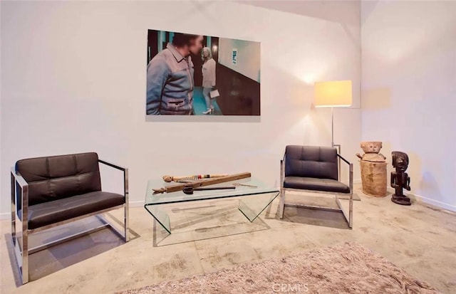 66028 Sonora Rd, Joshua Tree, CA 92252 - sitting room with baseboards