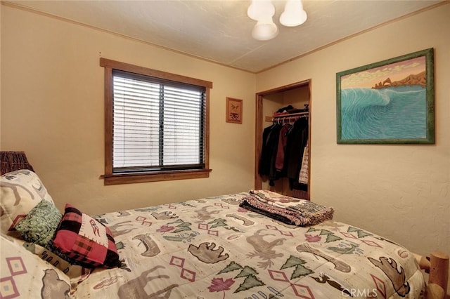 bedroom featuring a closet