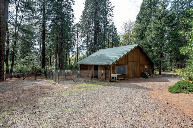 view of outdoor structure with an outdoor structure and an exterior structure