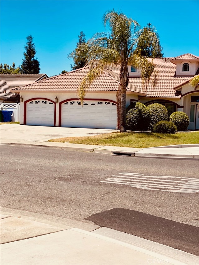 view of front facade with a garage