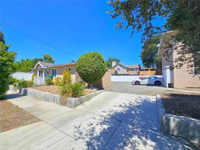 view of front of property