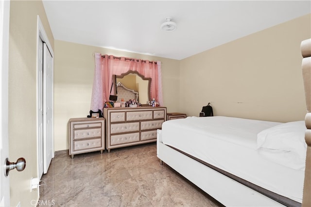 bedroom featuring a closet