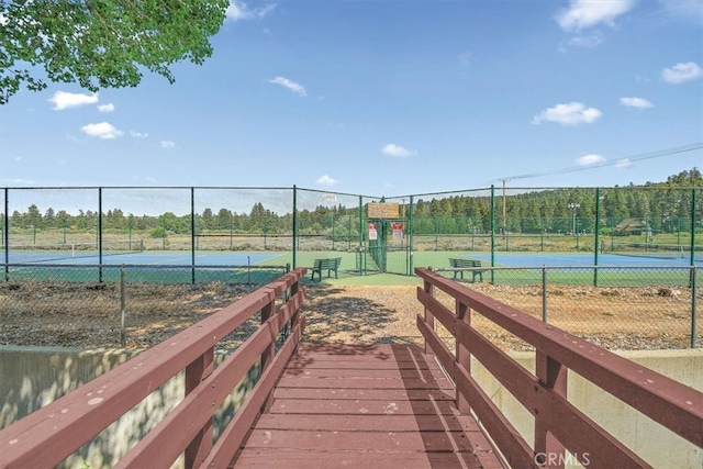 711 Cienega Rd Unit B, Big Bear Lake, CA 92315 - view of home's community with tennis court