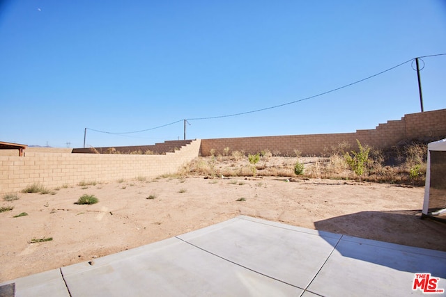 view of yard with a patio