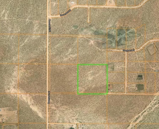 Listing photo 2 for 156 Bowman Trl, Landers CA 92285