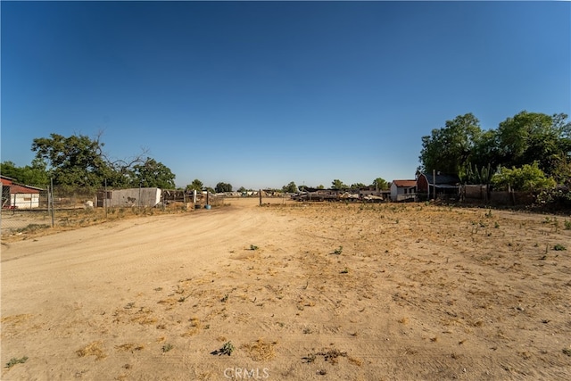 view of yard featuring a rural view