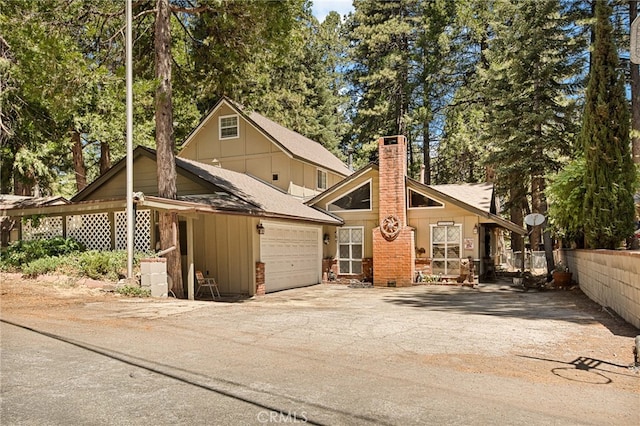 view of front property with a carport