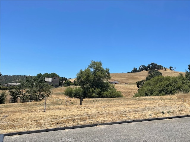 Listing photo 2 for 9999 Bluegill Dr, Paso Robles CA 93446