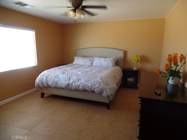 bedroom with ceiling fan