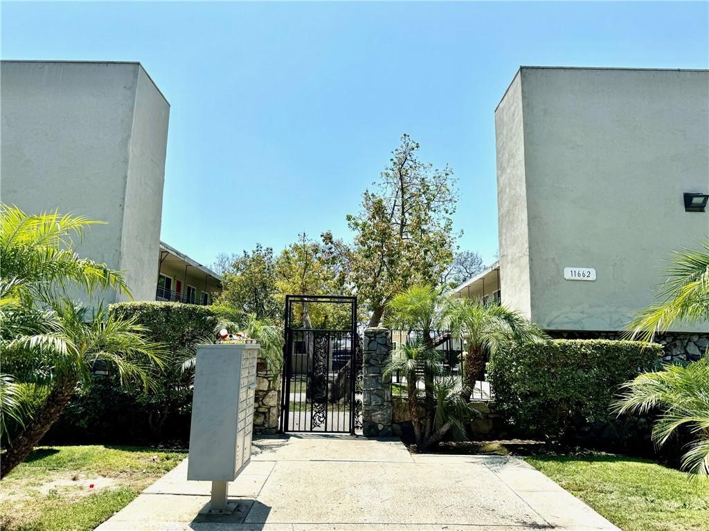11662 Stuart Dr, Garden Grove, CA 92843 - exterior space
