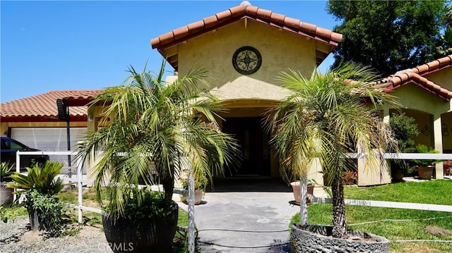 view of mediterranean / spanish-style house