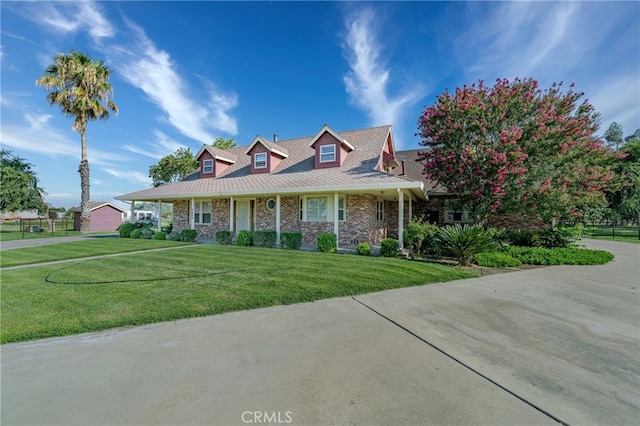 view of front of home with a front lawn