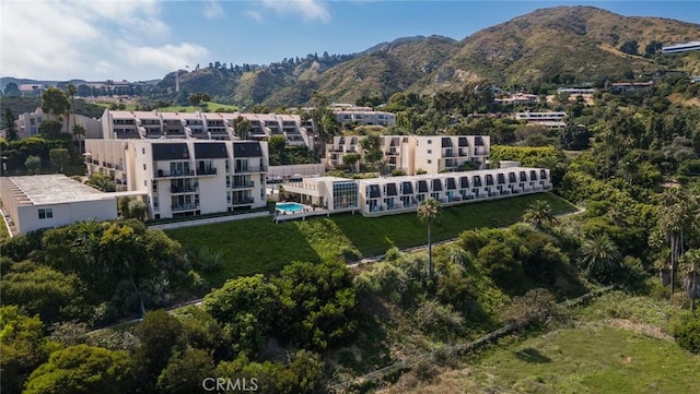 bird's eye view with a mountain view