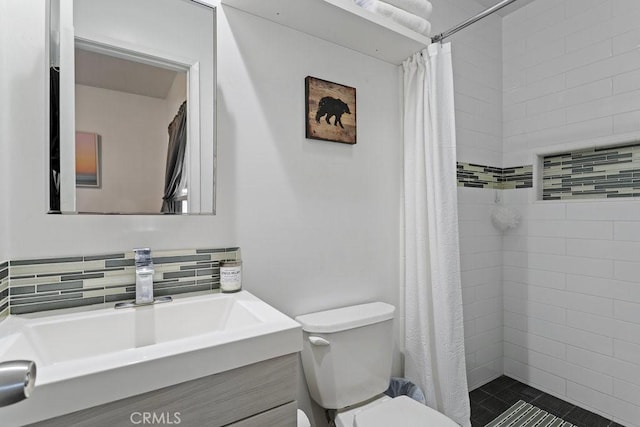 bathroom with a shower with shower curtain, vanity, toilet, and backsplash