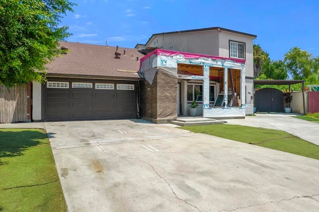 view of front of home featuring a front yard