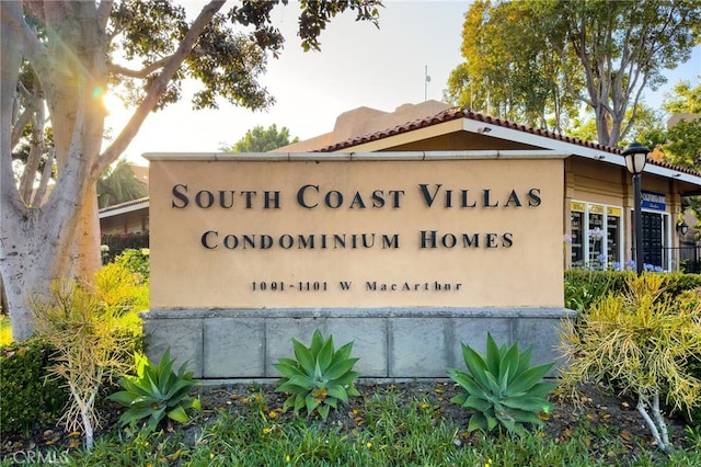 view of community / neighborhood sign