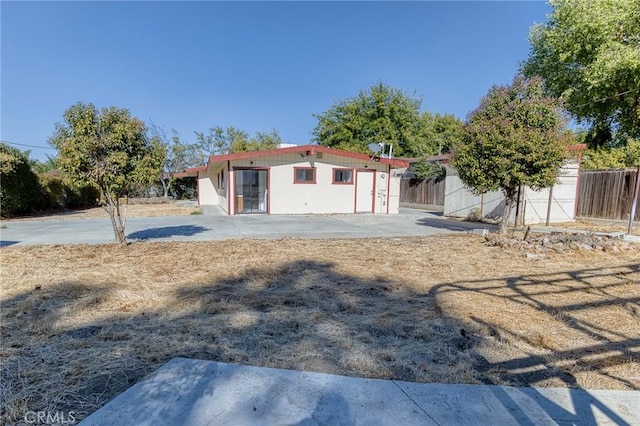 view of front of property with a patio area