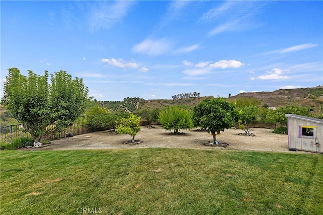 view of yard with a mountain view