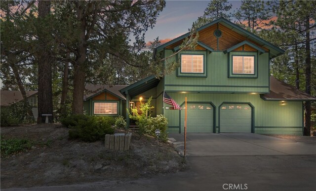 view of front facade with a garage