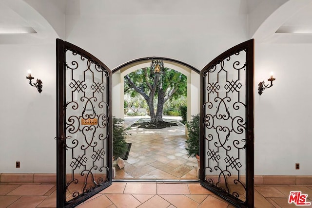 view of tiled entryway