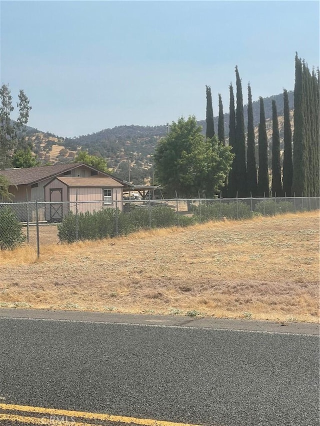 6009 Elwood Rd, Sanger, CA 93657 - view of yard