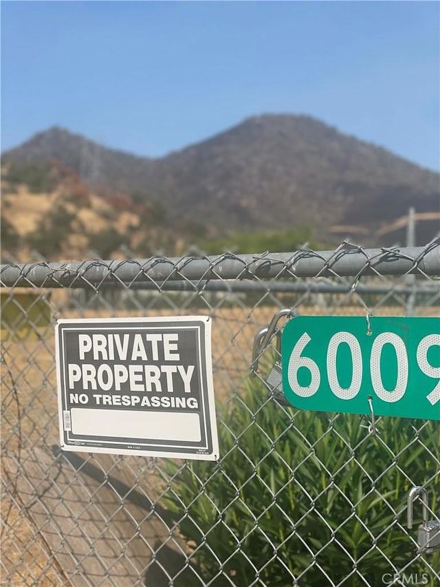 6009 Elwood Rd, Sanger, CA 93657 - exterior view of a mountainous background