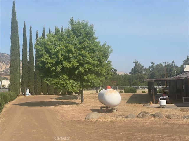 6009 Elwood Rd, Sanger, CA 93657 - view of yard