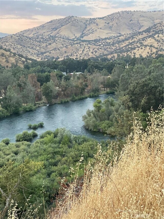 6009 Elwood Rd, Sanger, CA 93657 - water view with mountains