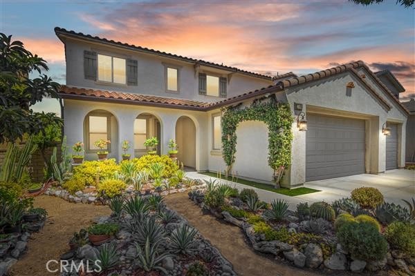 view of mediterranean / spanish-style house