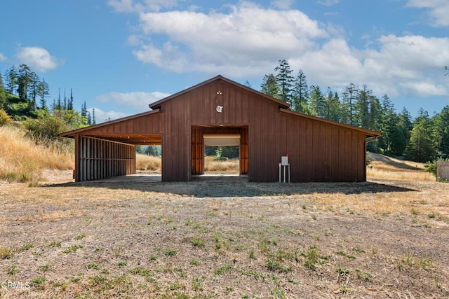 view of outdoor structure