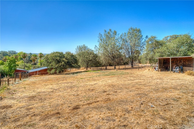 view of yard featuring a rural view