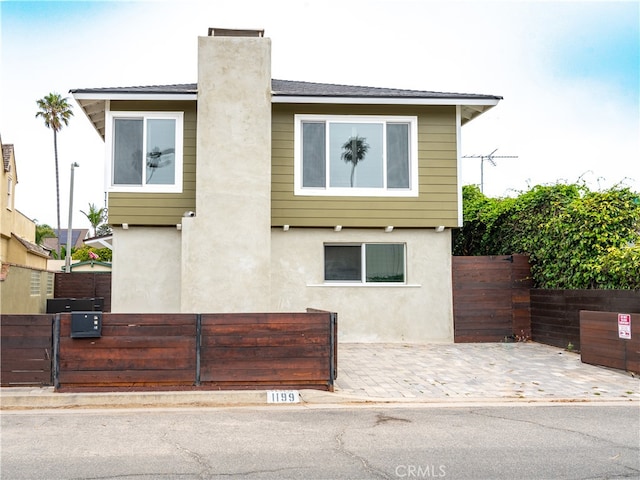 view of front of property