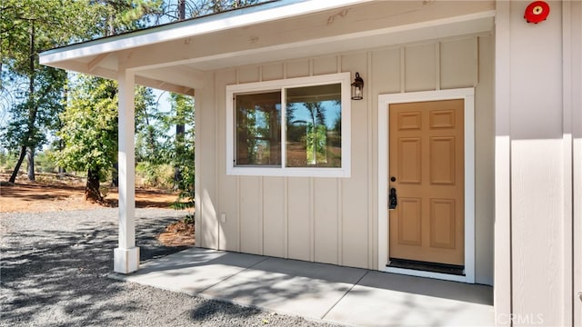 view of entrance to property