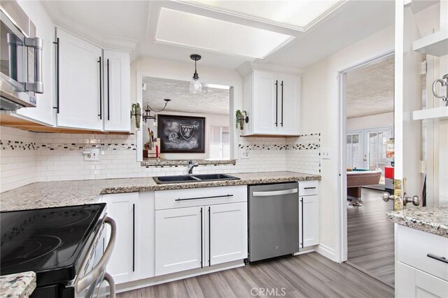 22751 Running Rabbit Ct, Canyon Lake, CA 92587 - photo 3